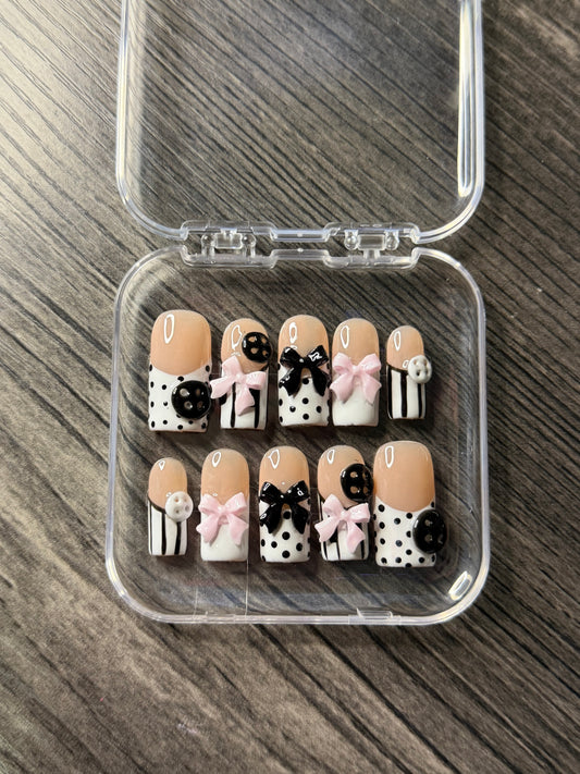 ♡‧₊˚ Dollface Bows ♡‧₊˚